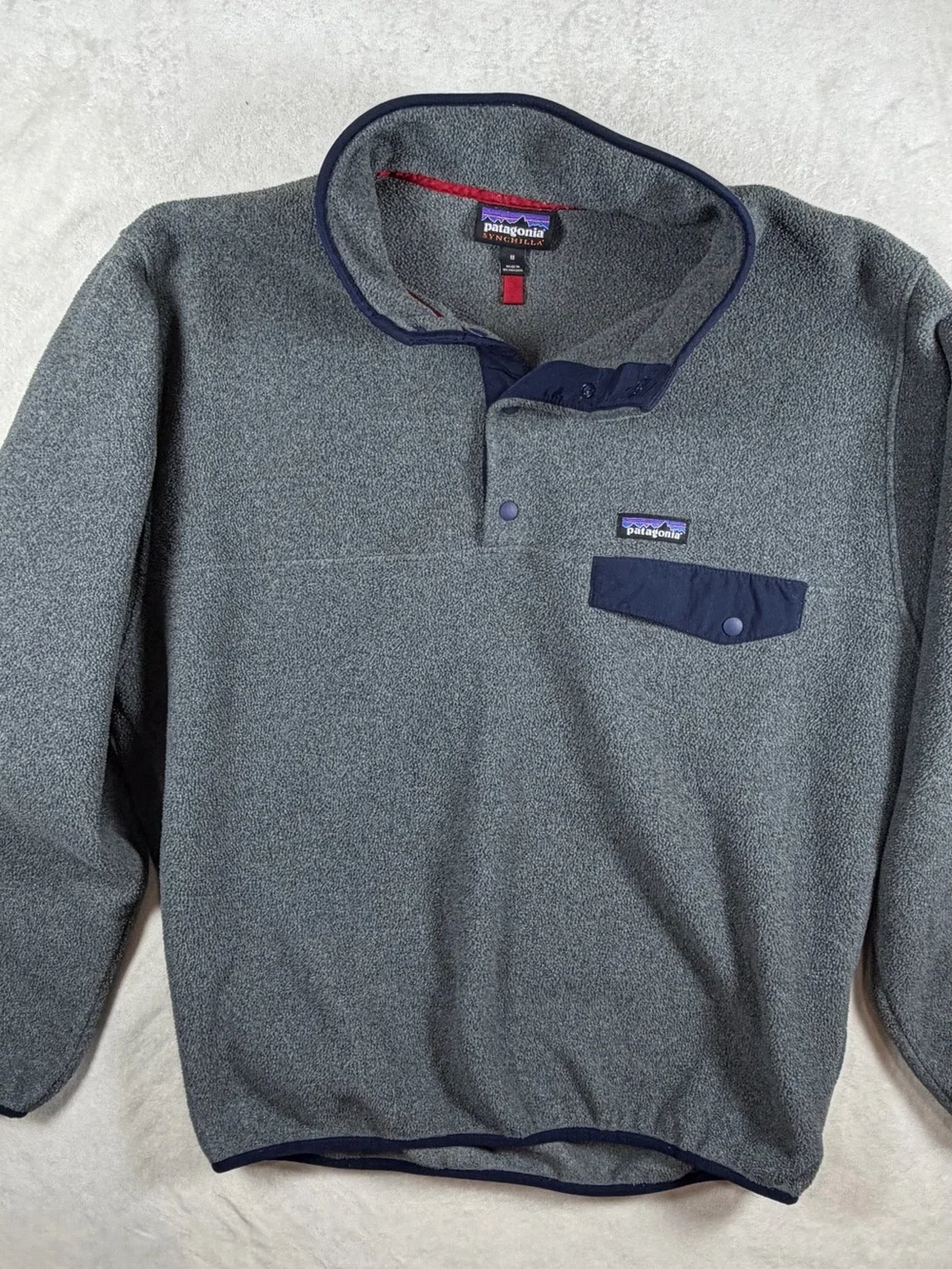 Patagonia Medium Gray Pullover Synchilla Snap T Fleece with Navy Trim